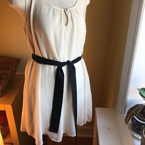 Cream Chiffon Dress with Black Sash - Size Medium - Picture 2 of 8